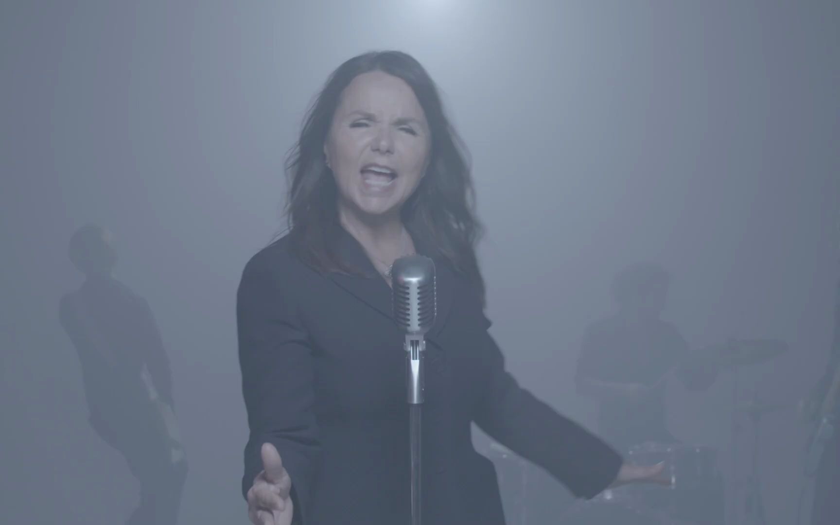 [图]美国流行摇滚/新浪潮Patty Smyth（派蒂史麦丝）- Build A Fire