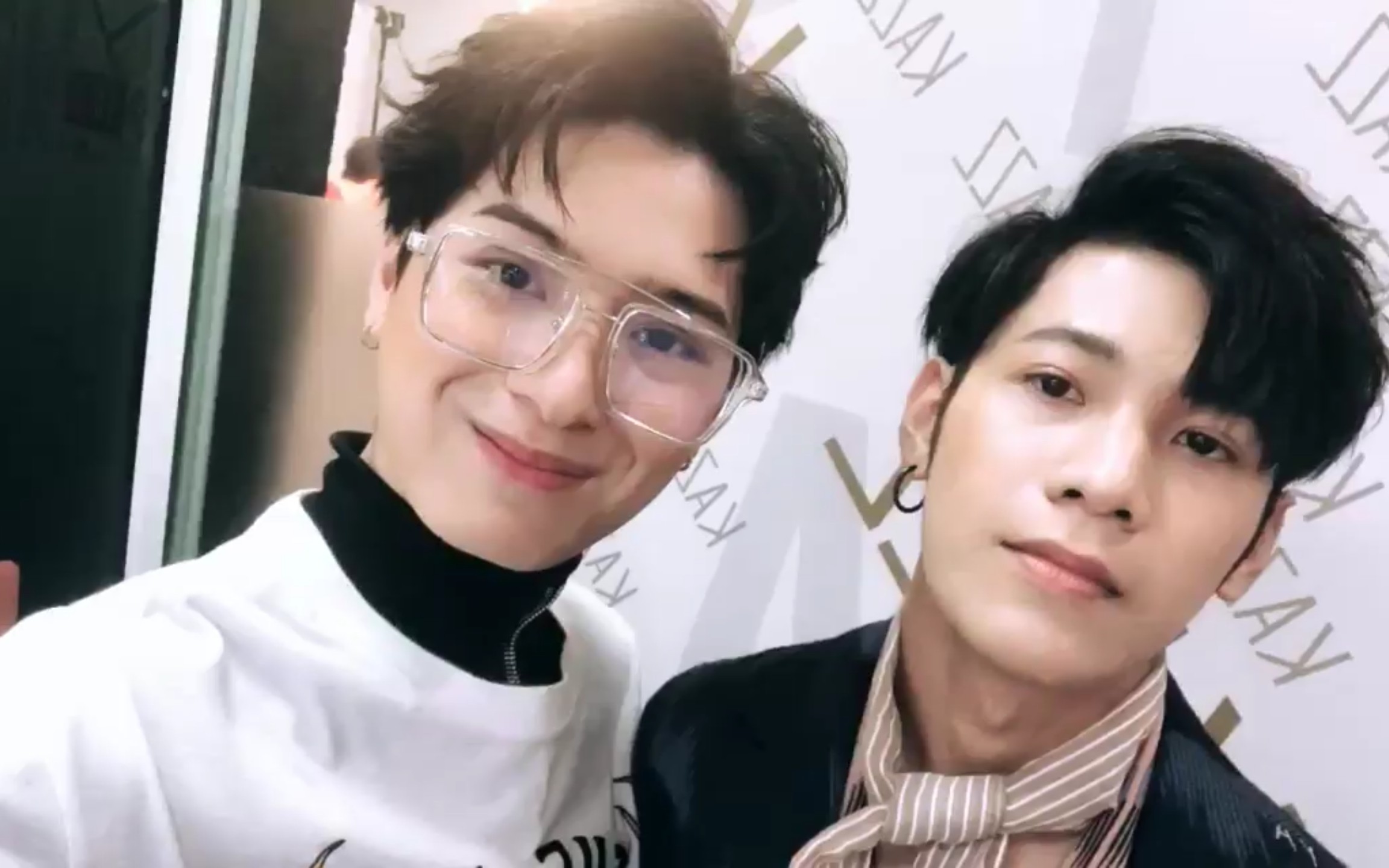 【singtokrist】1801002kazz杂志花絮_哔哩哔哩 (゜-゜)つロ 干杯