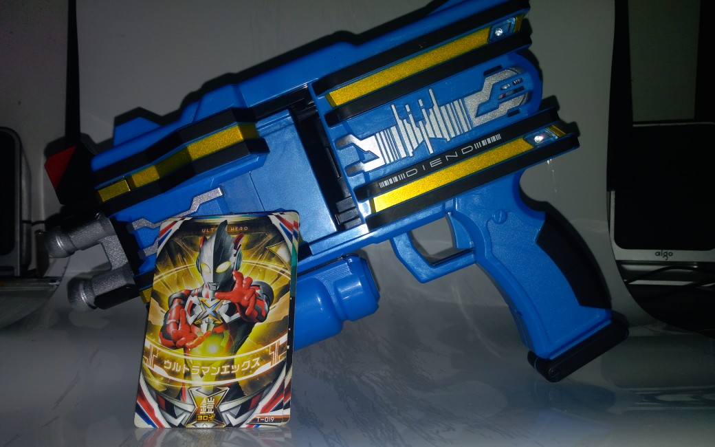 如果用欧布奥特曼的卡片来玩pb限定dx假面骑士diend neo的变身枪会