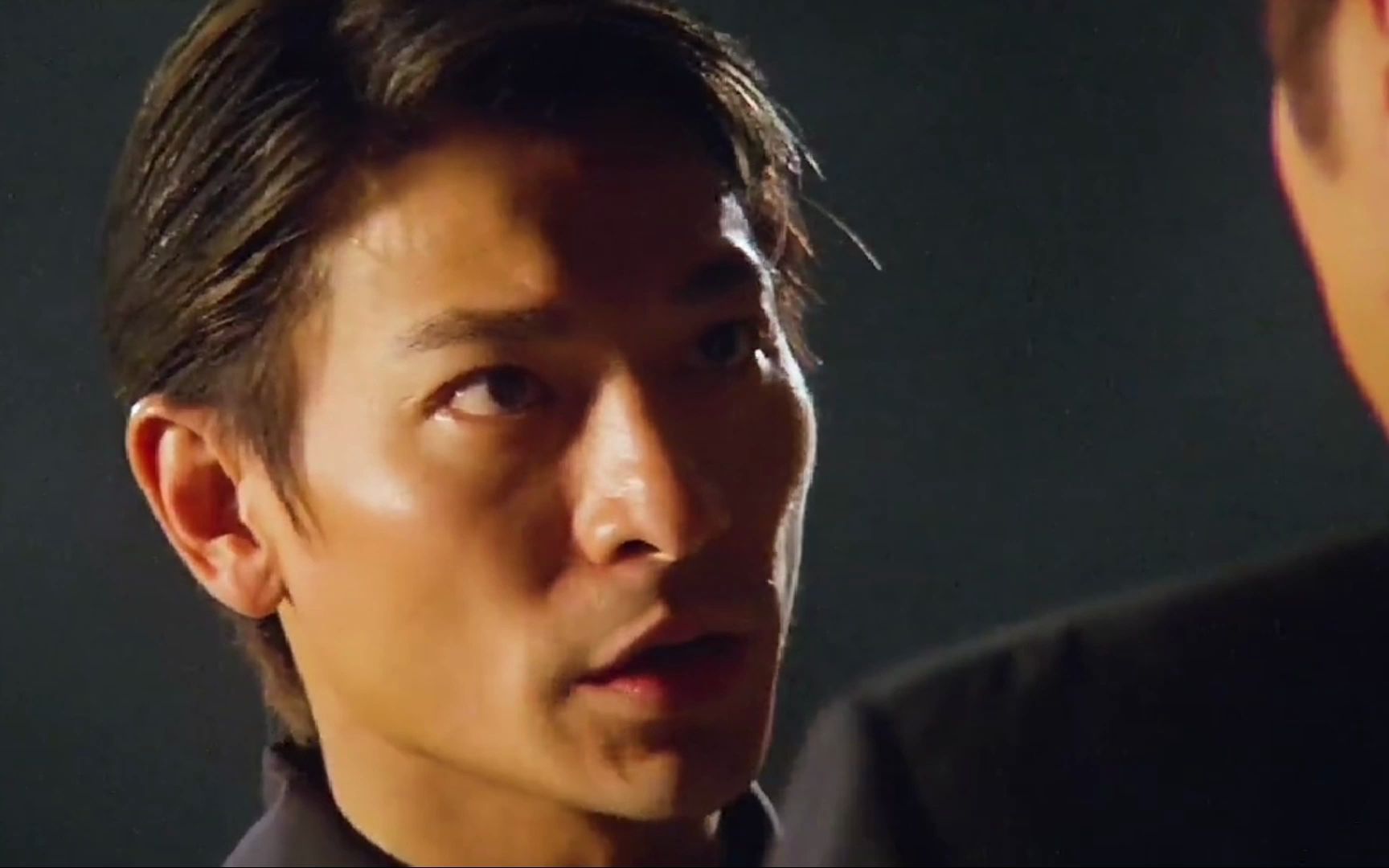 隔着屏幕都能感觉得到的眼神压迫感#龙在边缘