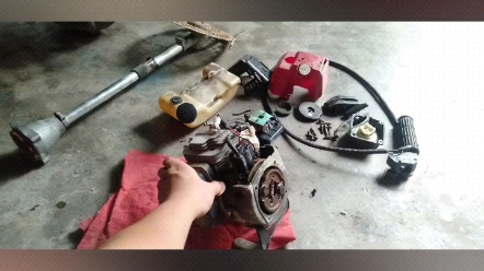 自制油动航模飞机之废品站买的割草机发动机翻新