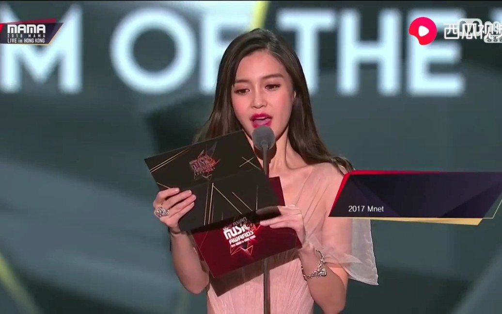 [图]❤️【2018MAMA颁奖礼】Angelababy 音乐现场名场面霸占了韩国七天七夜的热搜！