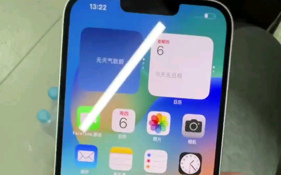 iPhone14plus 国行256G白色 保修到24年2月1日 99新 无任何磕碰 屏幕无划痕 个人卖家 不接受到手刀有盒子配件 数据线留下用了哔哩哔哩bilibili