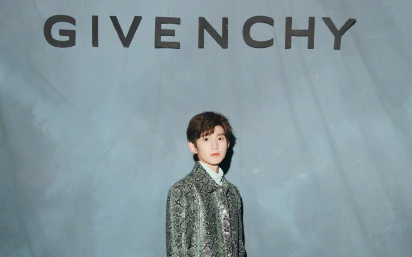 [图]【王源】如何成为一名国际超模之Givenchy