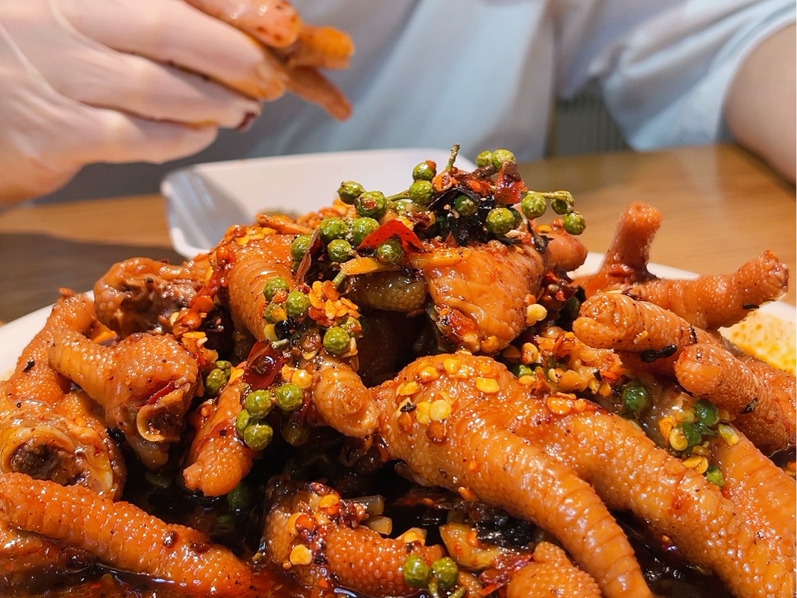 我要向全世界安利这上头的糊辣椒鸡爪!