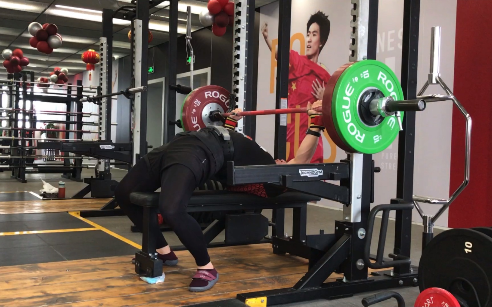 candito6(6)w2d2卧推92.5kgx8,97.5kgx8,试试起v字桥