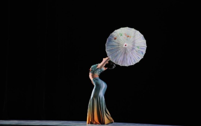 第12届全国"桃李杯"傣族舞蹈《滇南映少》_哔哩哔哩 (゜-゜)つロ 干杯