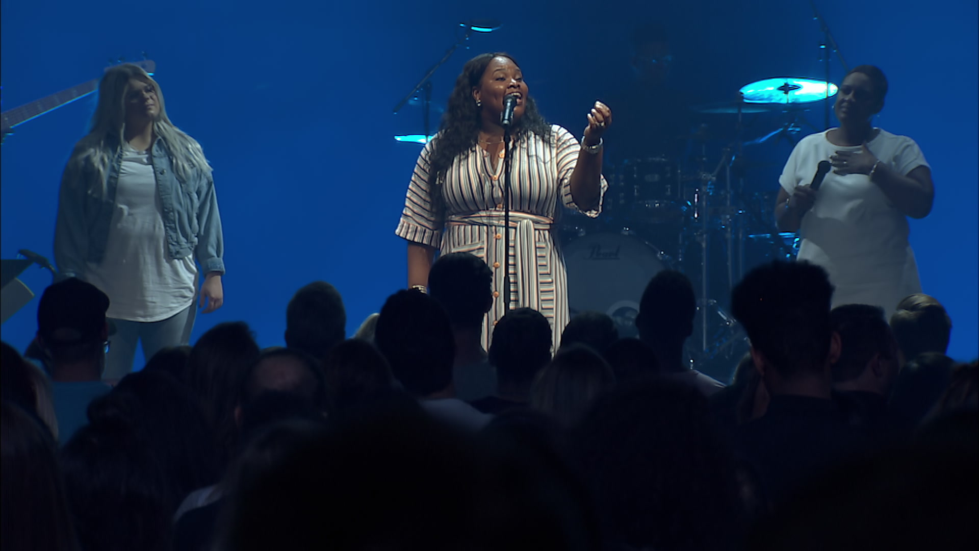 [图]You Know My Name (Live) - Tasha Cobbs Leonard