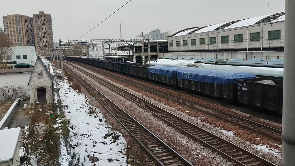 京广铁路&陇海铁路-12月中旬郑州铁路枢纽观货列,有图为郑121