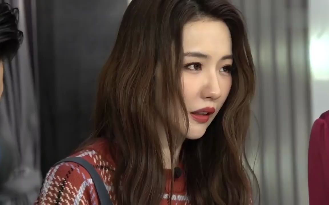 菊梓乔,周柏豪在今晚请客齐齐过生日_哔哩哔哩 (゜-゜)つロ 干杯