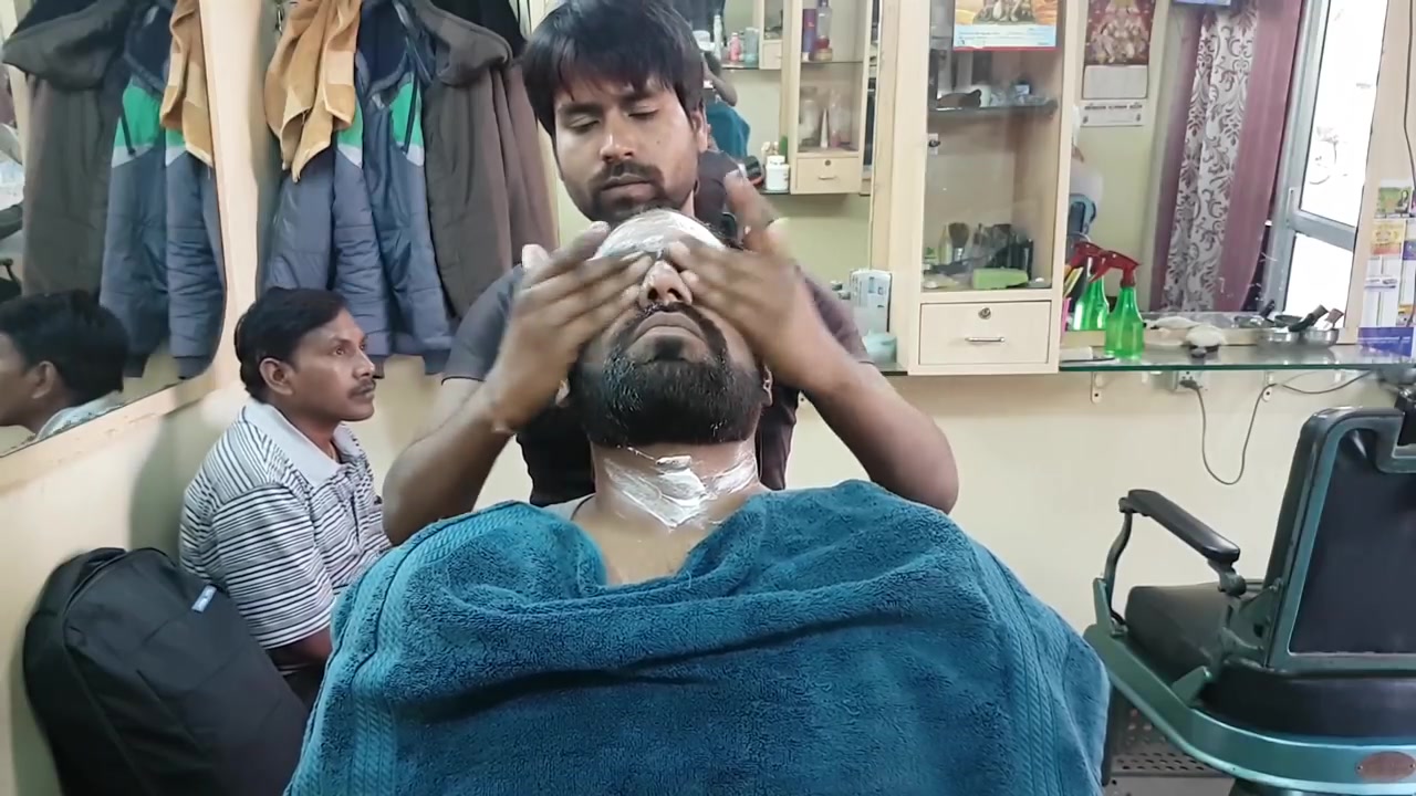 [图]【印度】脸部按摩 by Roadside barber