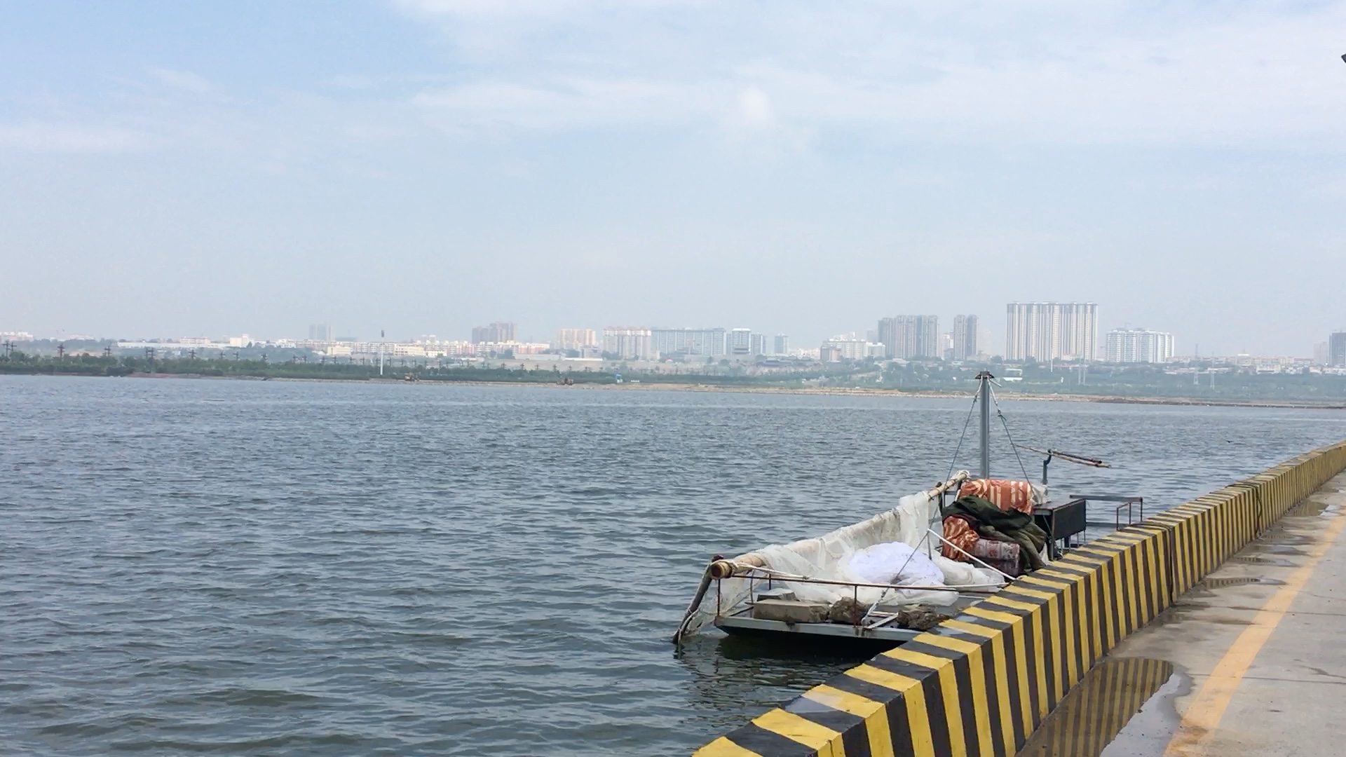 最近喜欢蛙池的河流