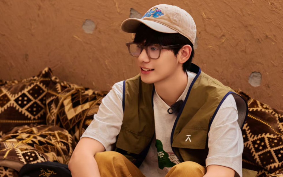 我不允许还有人没看过,胡先煦靠嘴甜赢得一顿自助大餐