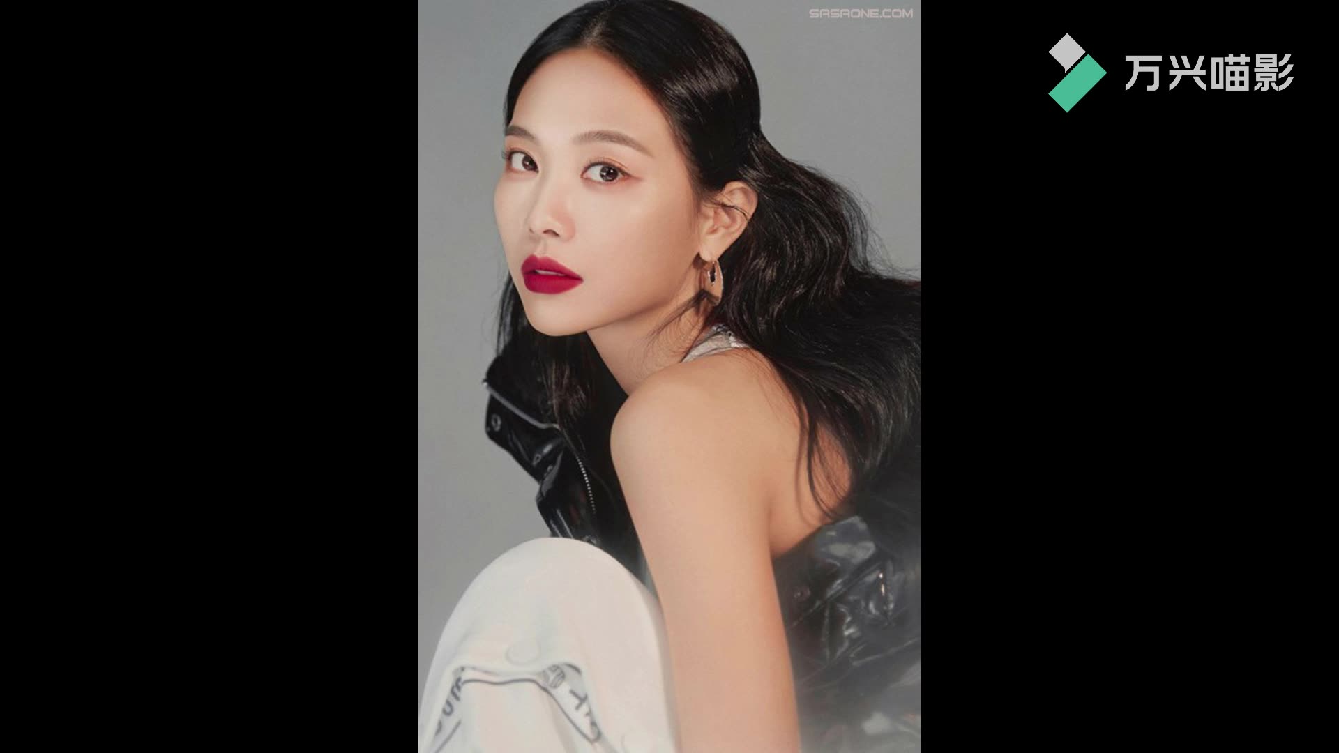 韩国女团颜值担当的性感女神王霏霏烈焰红唇极致诱人