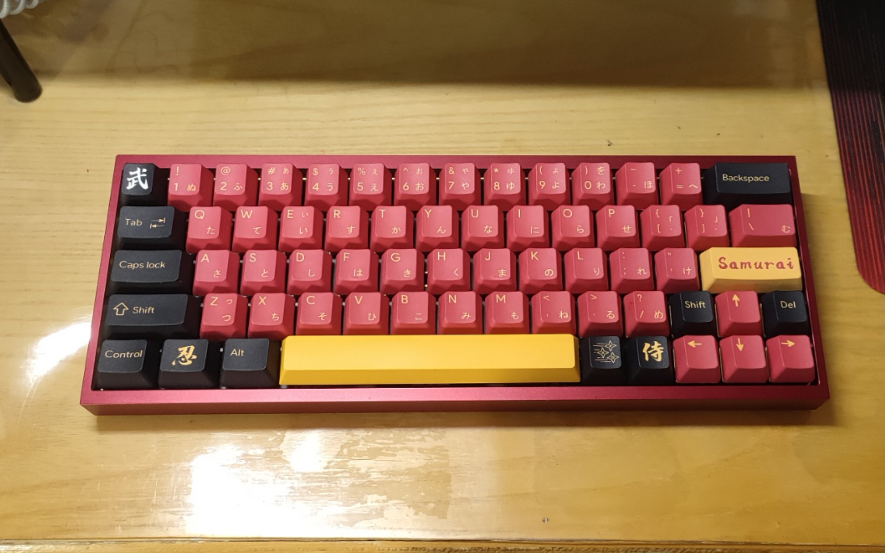 键盘记录——酒红tofu60 红武士键帽