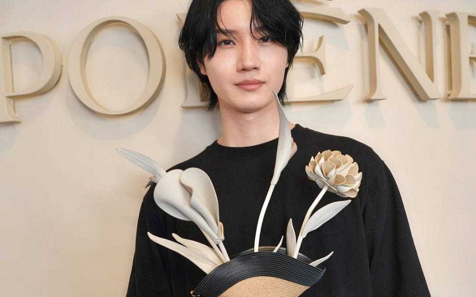 【樱田通】手上的皮革花从巴黎带回来已经在家装饰上了