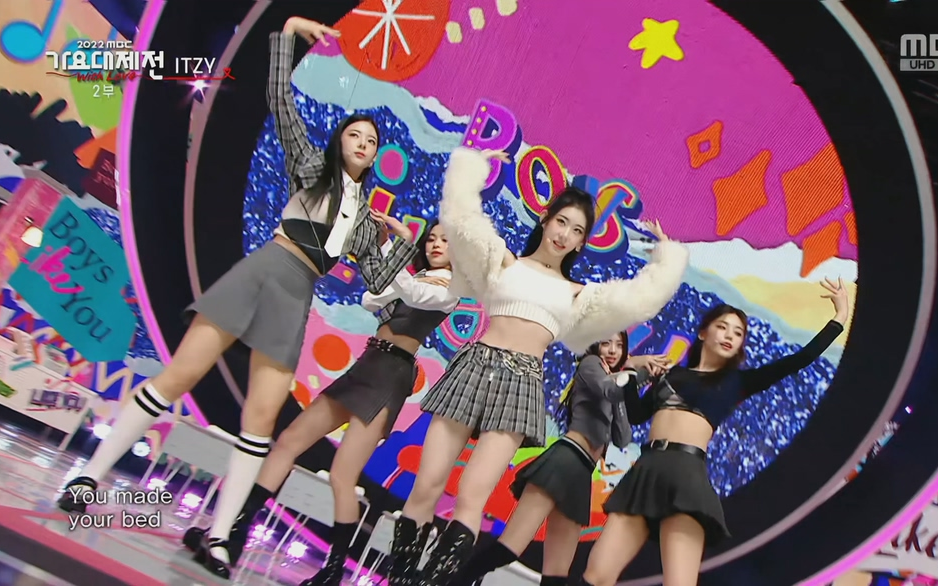 [图]【4K 舞台】ITZY《 SNEAKERS+BOYS LIKE YOU 》MBC歌谣大祭典 20221231