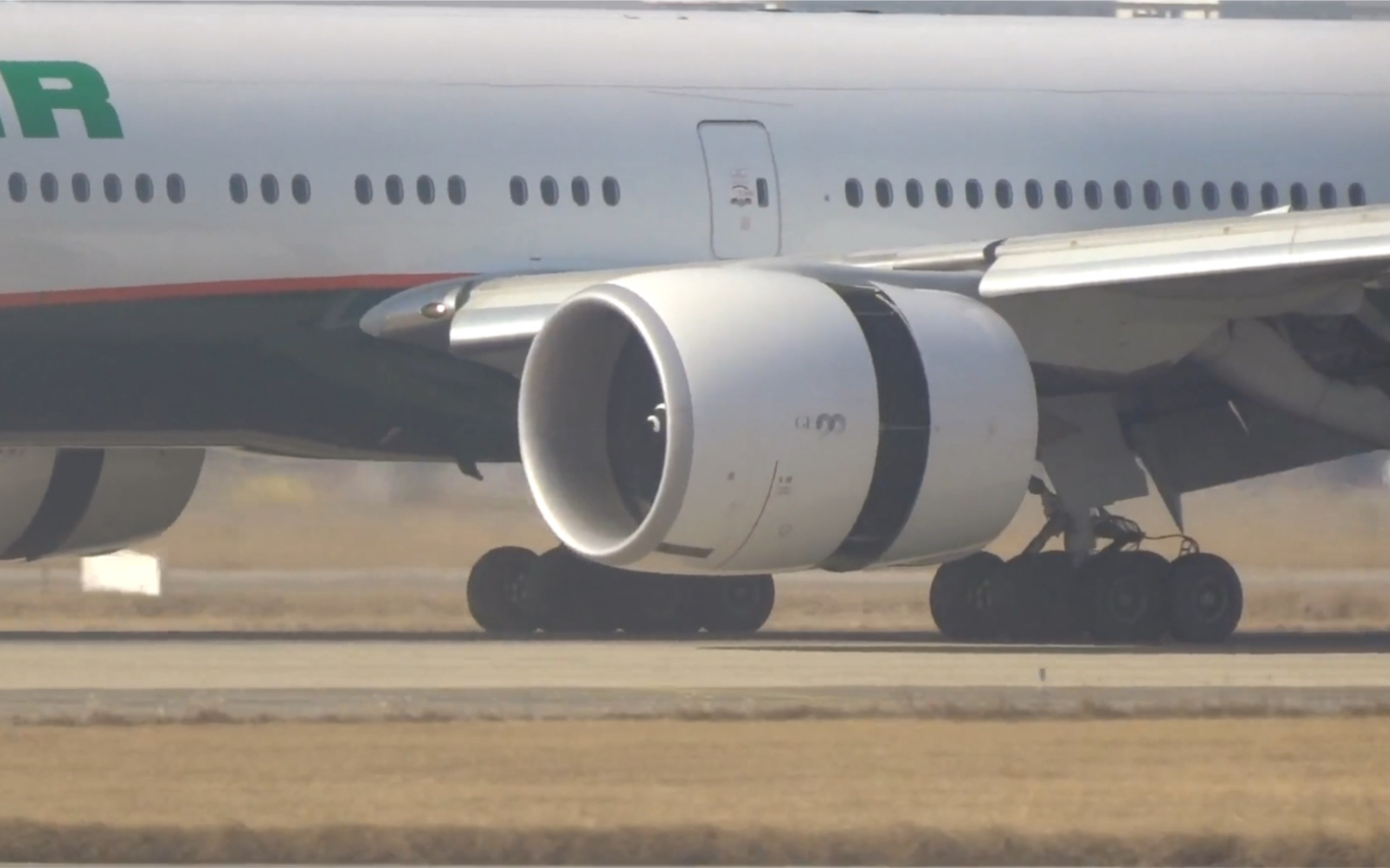 【浦东拍机】 水泥天的反推,14架宽体飞机降落浦东机场