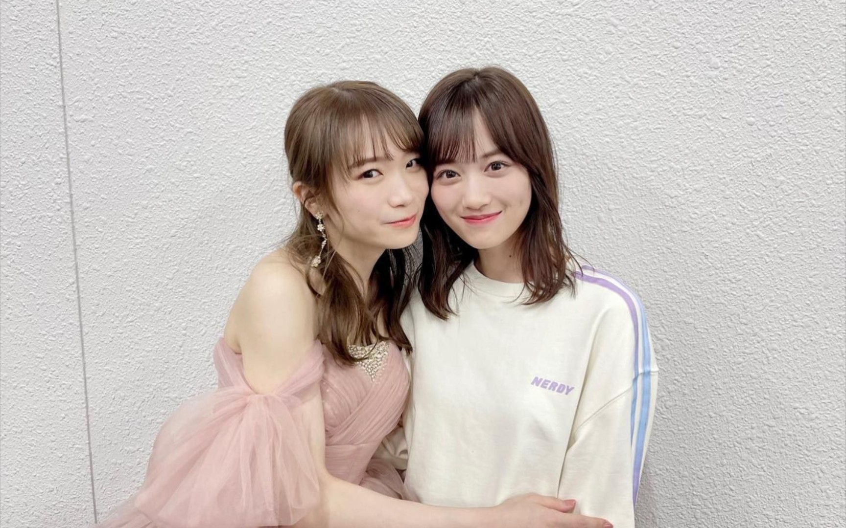 乃木坂46山下美月更新instagram,上传和秋元真夏的合照