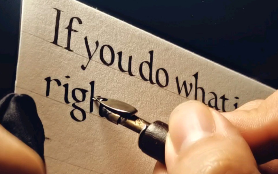 【西文书法】沉浸在温暖的灯光和轻松的爵士乐中用蘸水笔写字