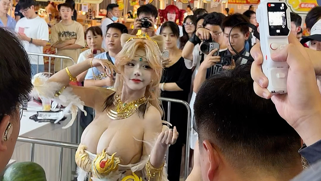 这是哪个小姐姐呀