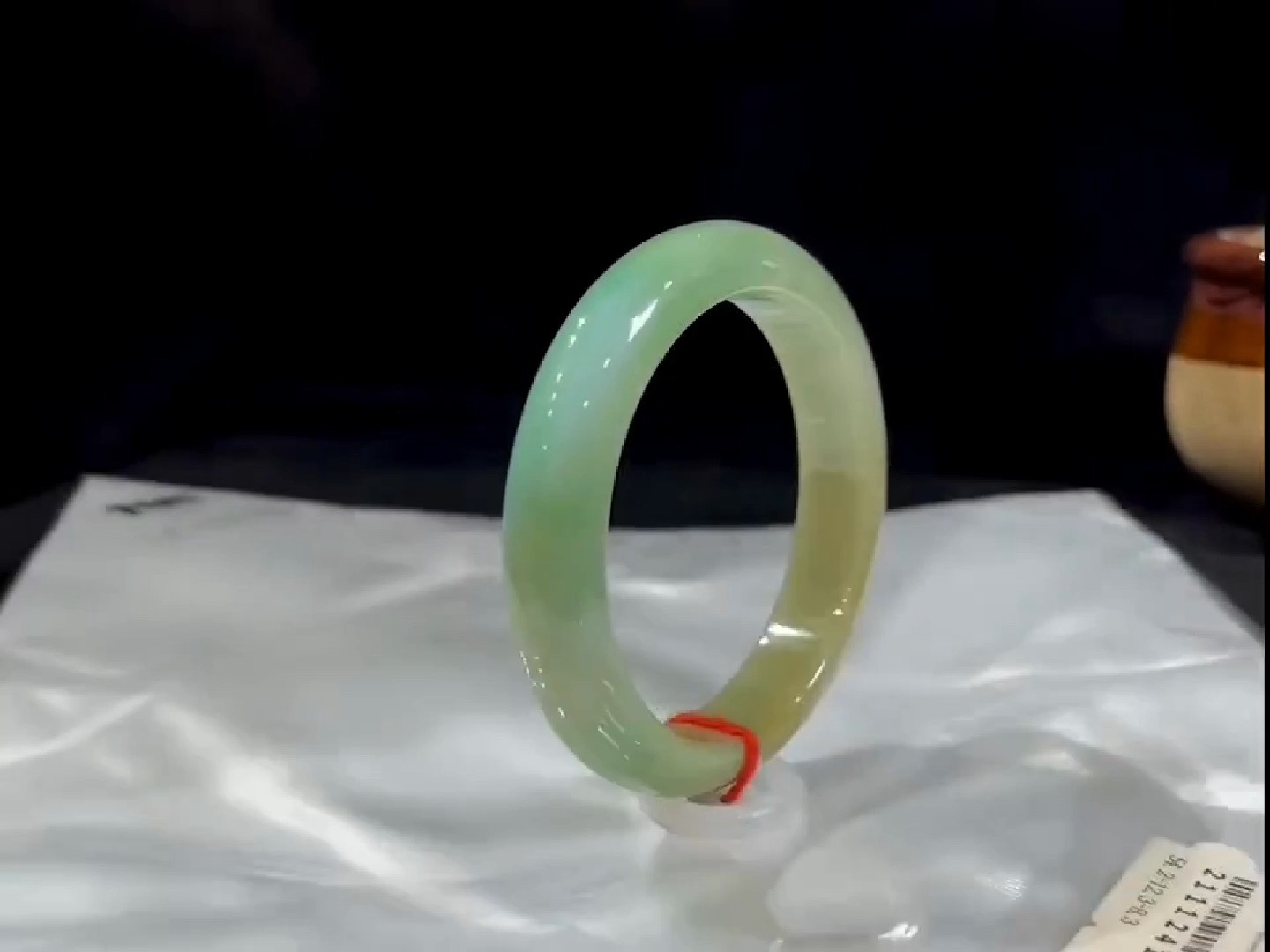 翡翠 ⭕️53,54 细糯三彩平安镯7484号 具体尺寸:54.2-12.3-8.