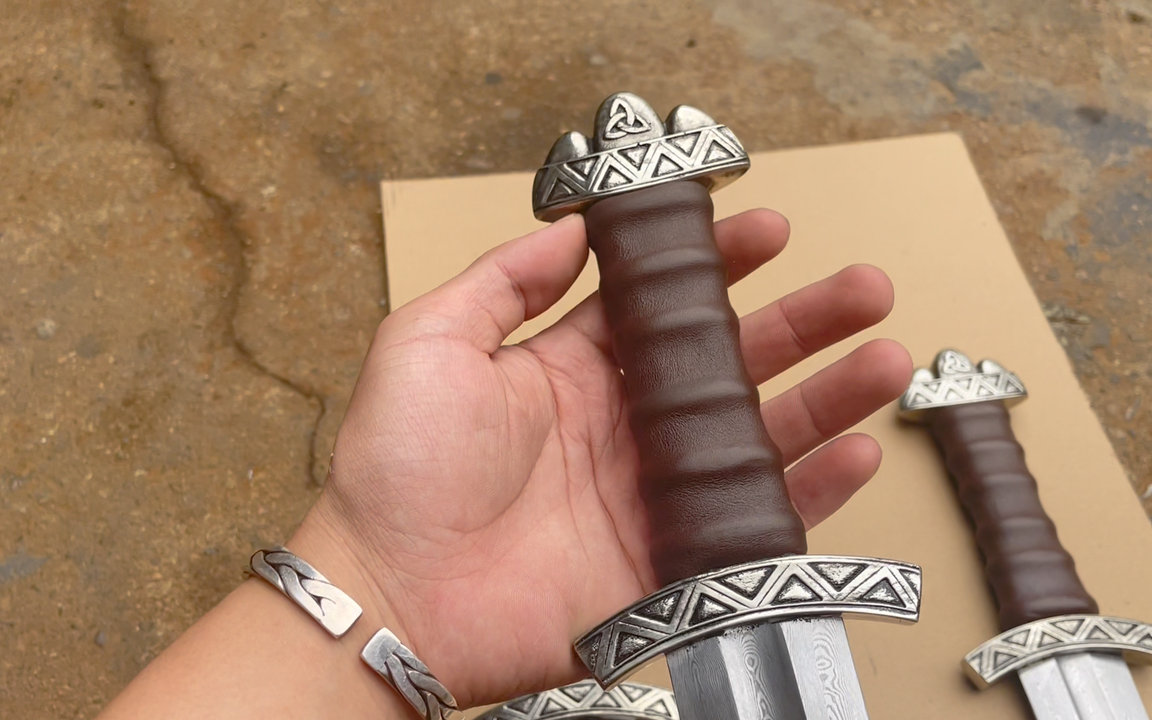 正在准备的新款维京剑