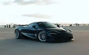 Video herunterladen: 【4K】Mclaren 720S In Longbeach