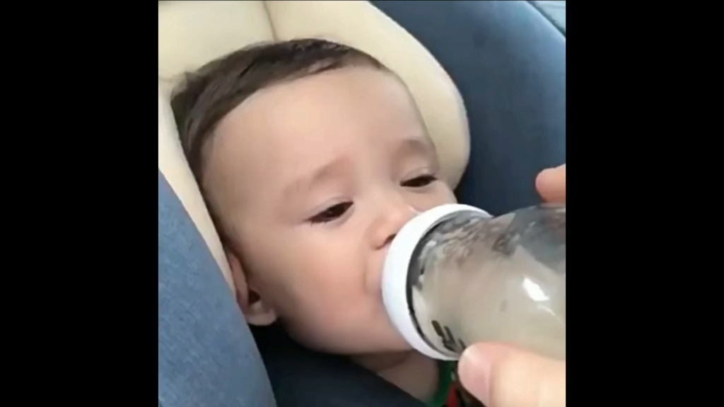 喝奶奶睡觉觉的威廉