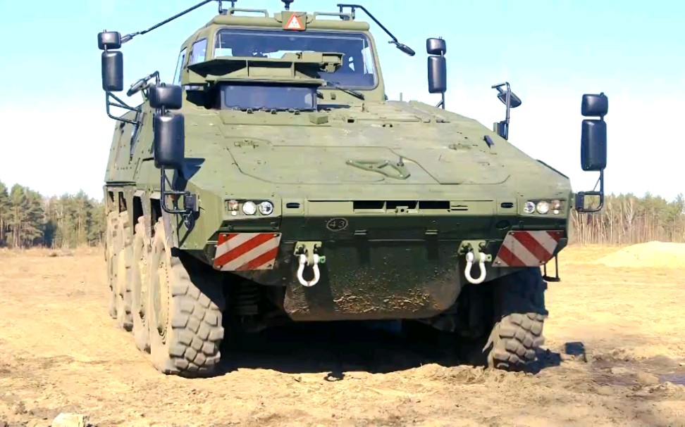 【军事】立陶宛陆军"狼"式装甲教练车