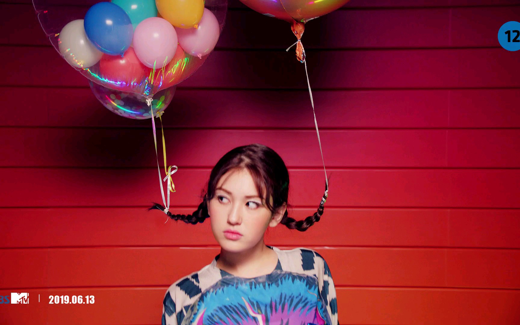 【Somi 全昭弥】出道专辑主打曲《BIRTHDAY》官方MV哔哩哔哩bilibili