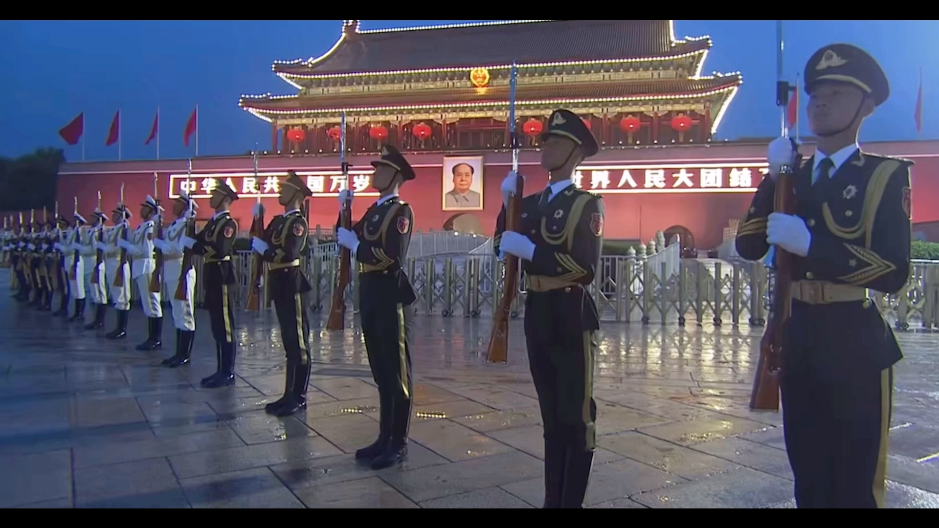 [图]我们生在红旗下，长在春风里，人民有信仰，国家有力量，目光所致皆为华夏，红星闪耀皆为信仰，愿以吾辈之青春，捍卫盛世之中华