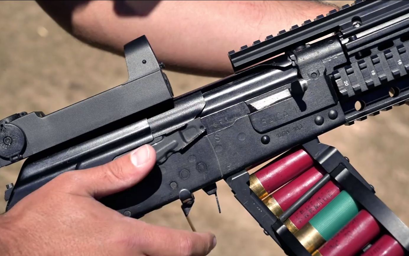 俄罗斯saiga-12霰弹枪,满满的ak式血脉,近战破坏力少有对手
