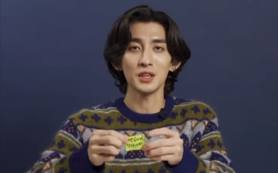 jannabi崔政勋我的精华终于公开了感性王jannabi崔正勋包里面有诗集和