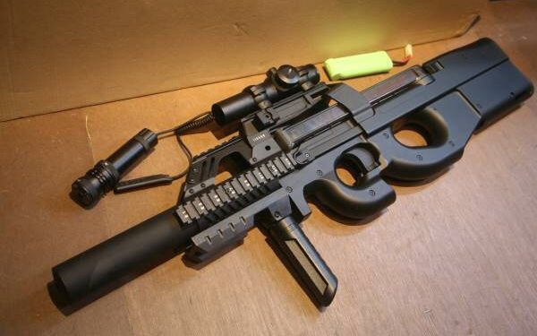 【子弹力量】p90来了!快闪开!就算我身上插满了飞镖我也要rush b!