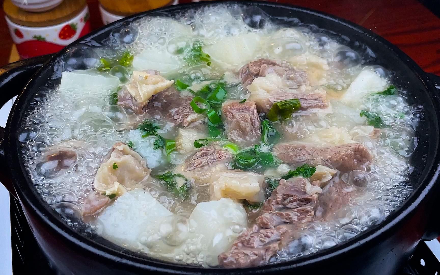 炖牛肉汤时,切记不要乱加大料,教你正确做法,汤鲜肉香不腥不柴