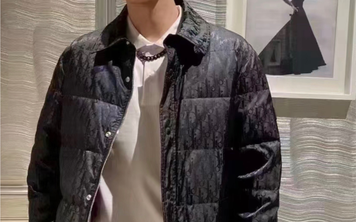 【拆解大货看充绒】迪奥满印暗纹老花羽绒服完美诠释将低调与奢华结合