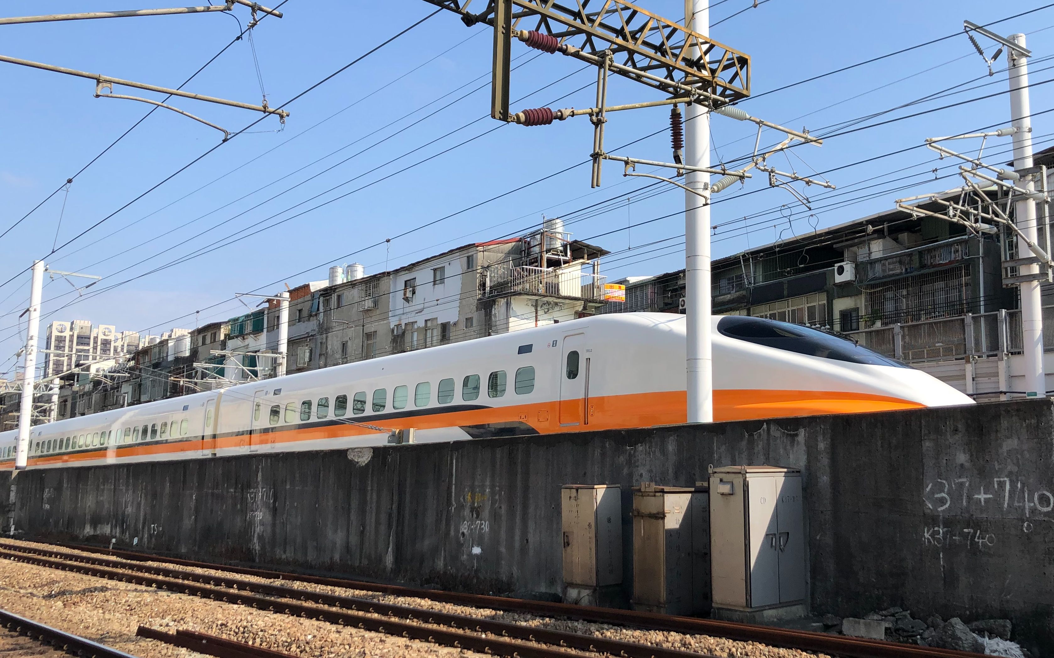 臺灣高鐵700t 列車進出地下隧道 動車組