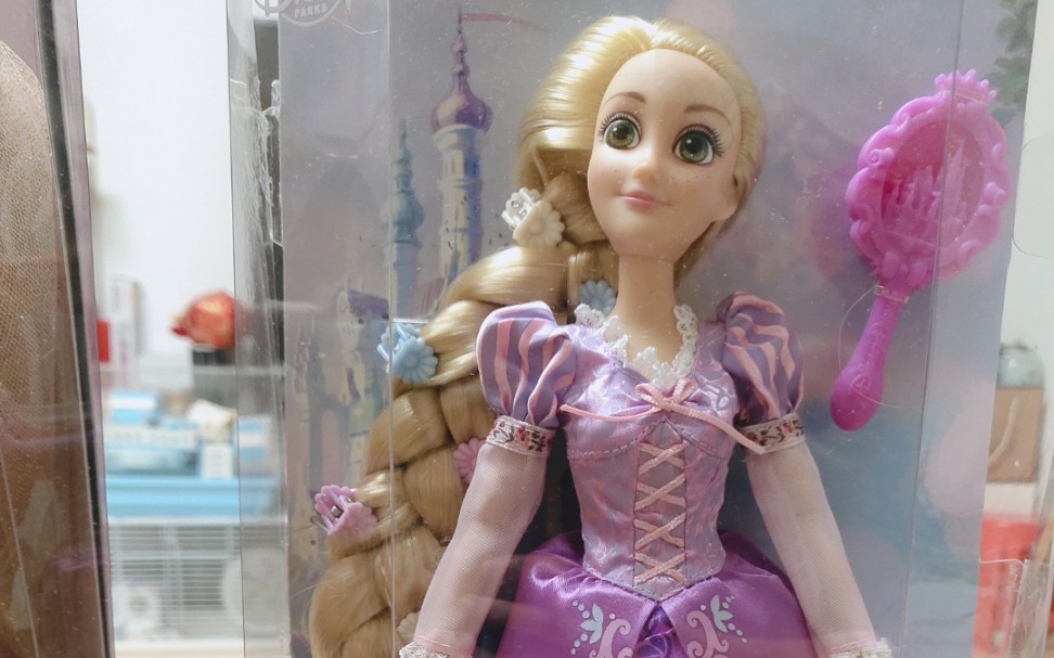 迪士尼公主娃娃 魔发奇缘 乐佩开箱