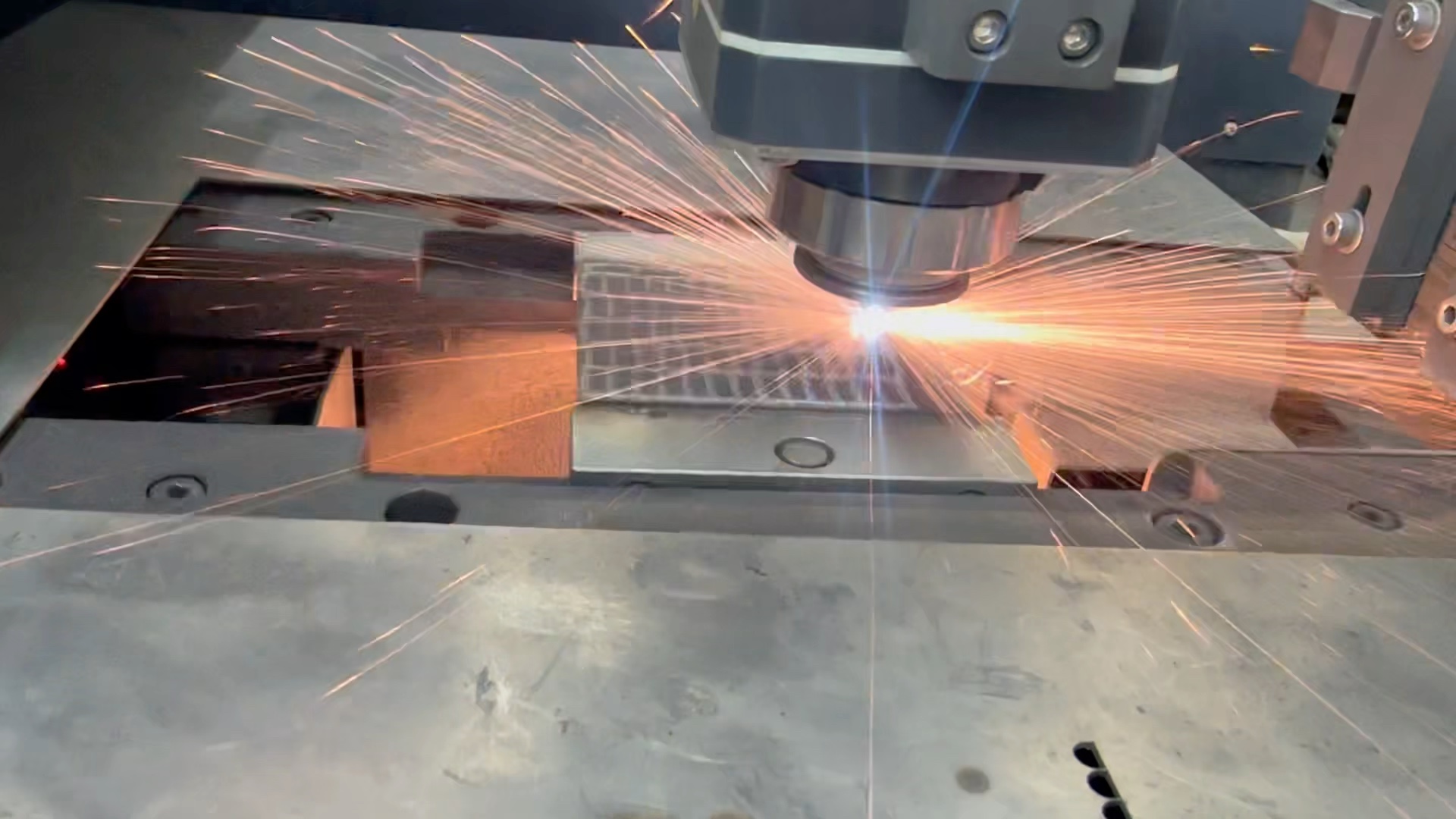 钕铁硼激光切割设备,自动化生产设备,专业设备厂商