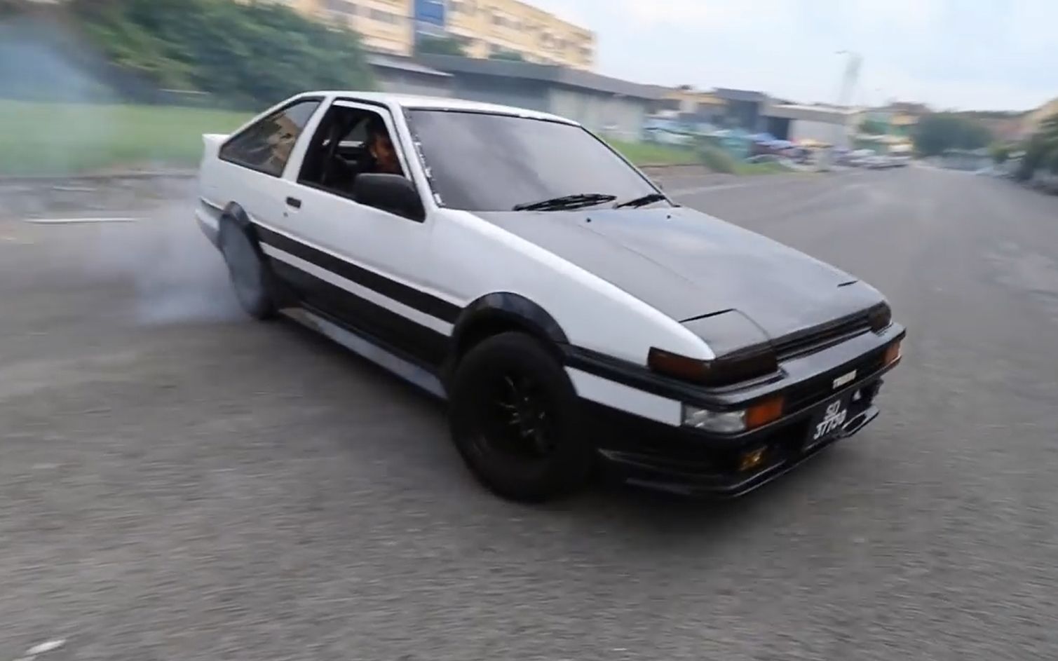 【逮虾户】买一台ae86是怎么样的体验?结尾漂移_哔哩哔哩_bilibili