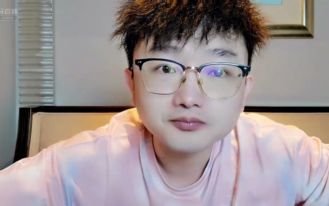 沪娱-金大脸_2021-08-16 19时34分外面下着雨 屋内我和妹妹滴「沪娱