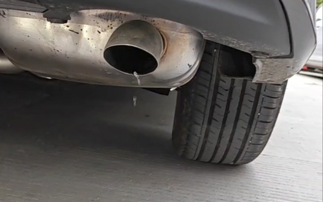 十一代本田思域排气滴水