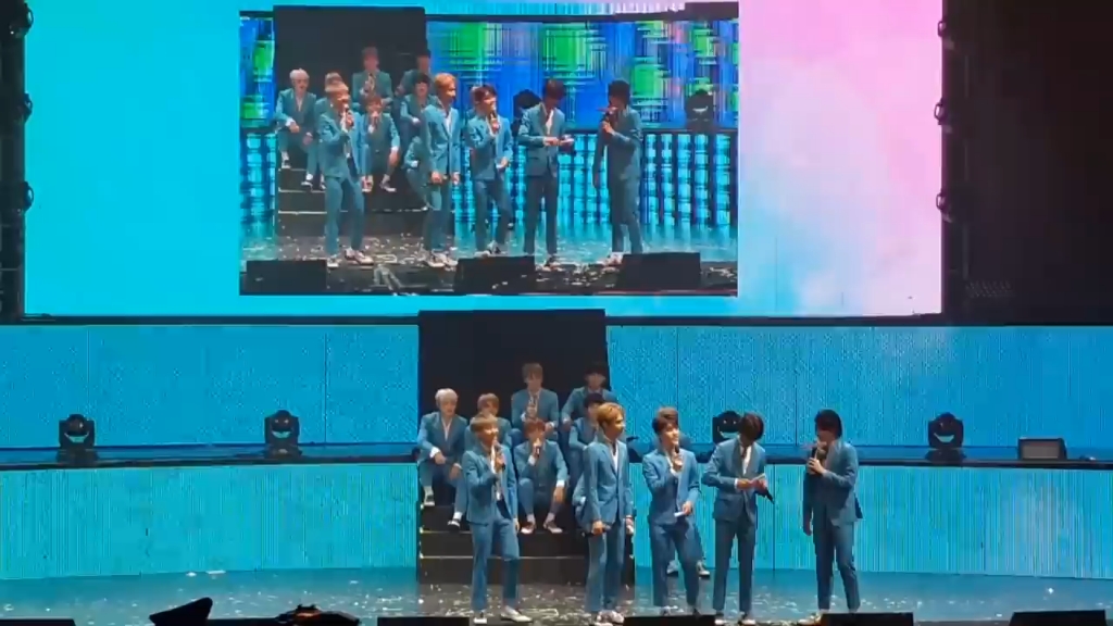 [图]【SEVENTEEN】160820 性感舞蹈 Shining Diamonds in Jakarta