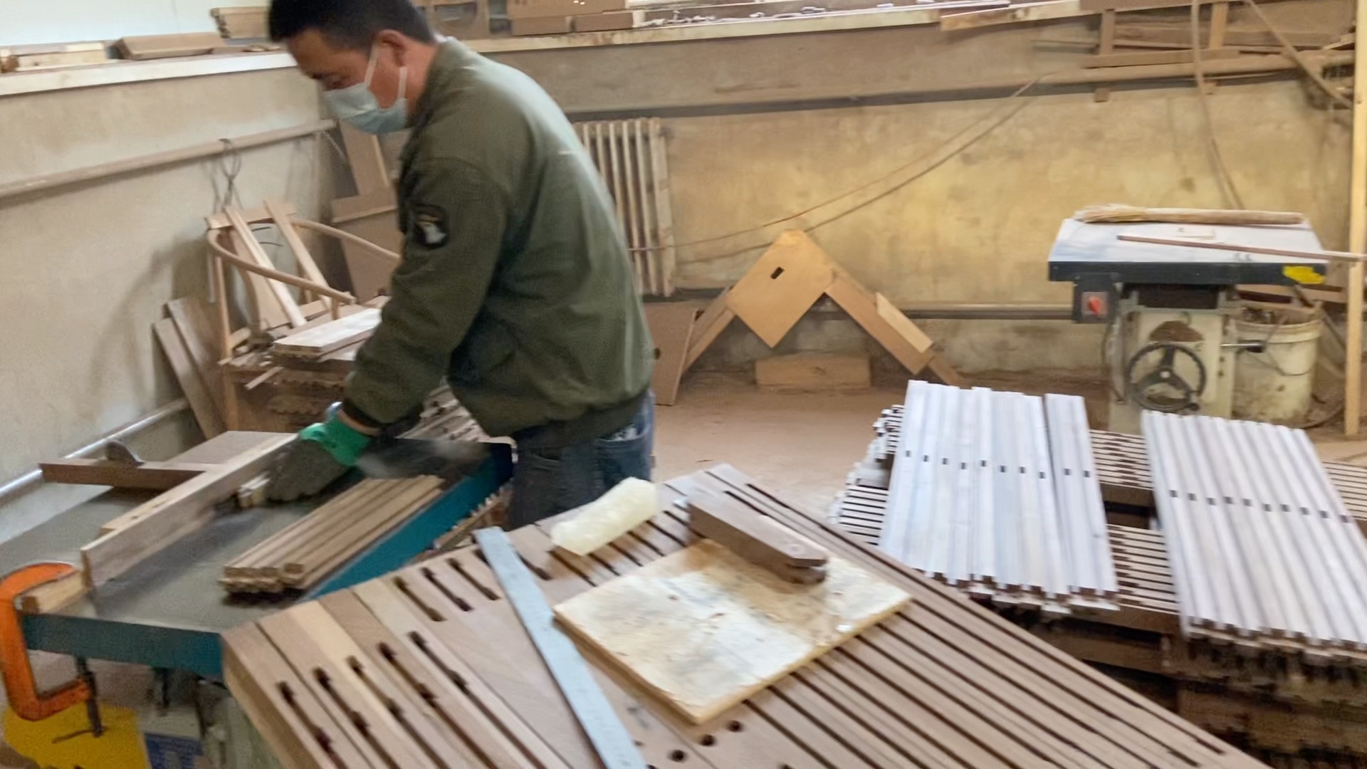 黑胡桃家具工厂木工车间日常 #实木家具工厂 #黑胡桃家具工厂 #茶空间