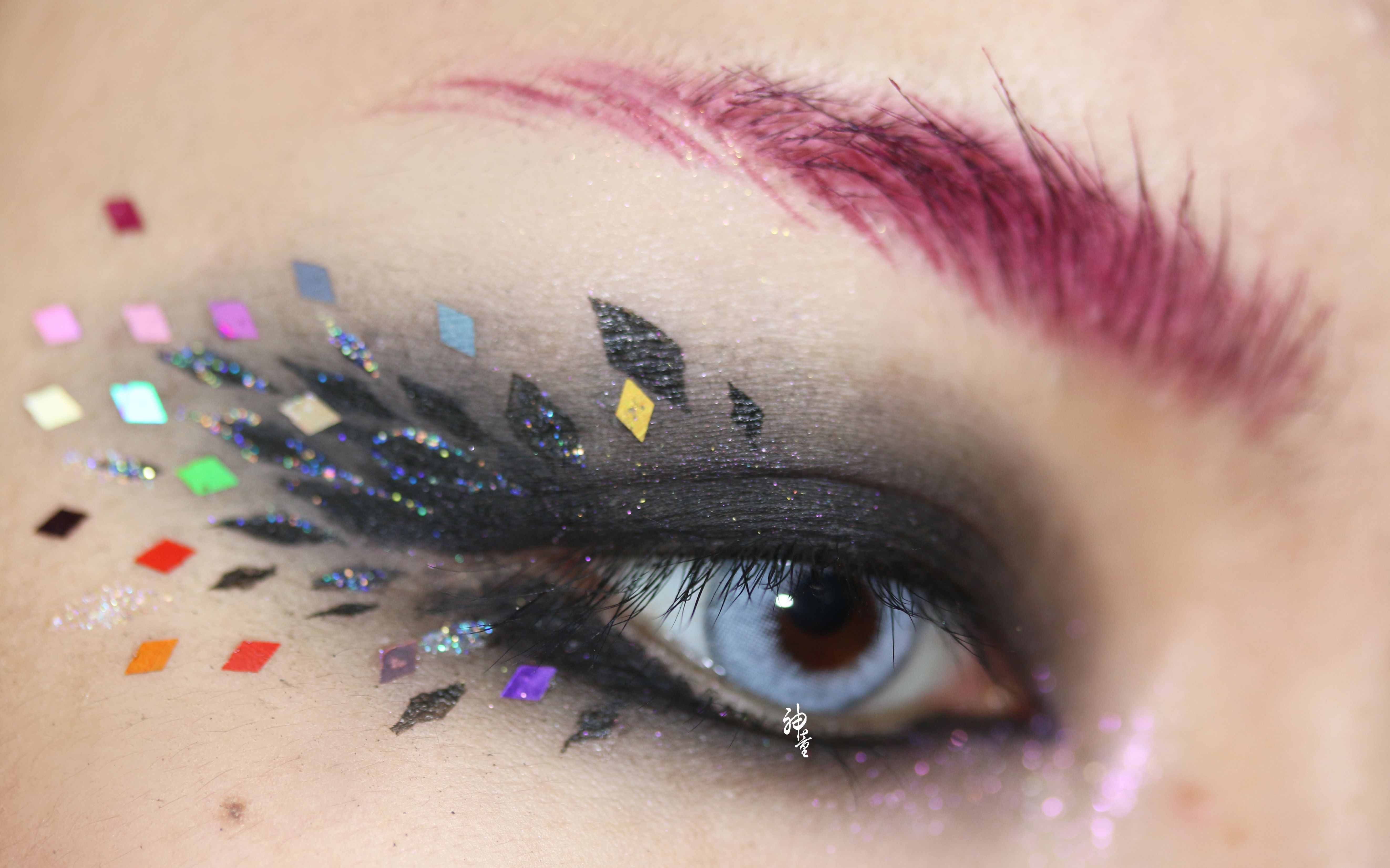 【神童化妆教程】玩妆---暗黑晶彩眼妆play!