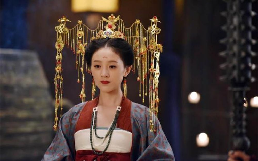 孟婆三七长生的惊艳出场表白何花小姐姐