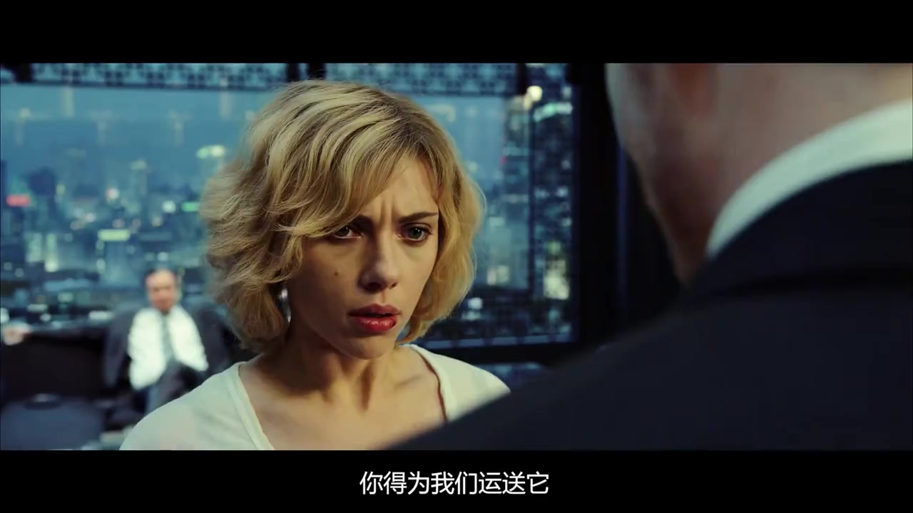 《超体》首发概念预告 黑寡妇变身"人体快递"