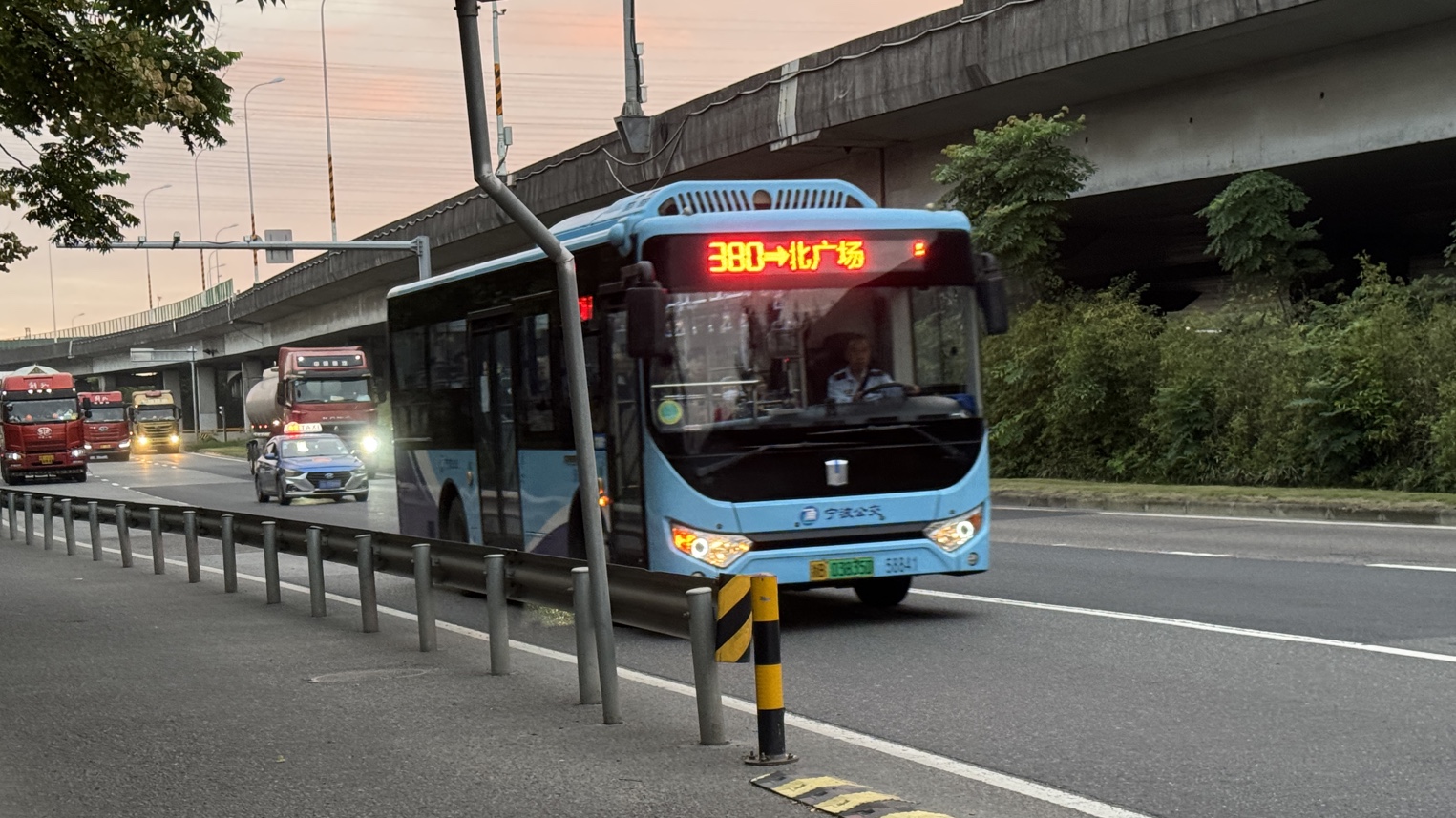 绕行地铁站,宁波公交380区间(兆龙路聚兴路口～汽车北站)原速