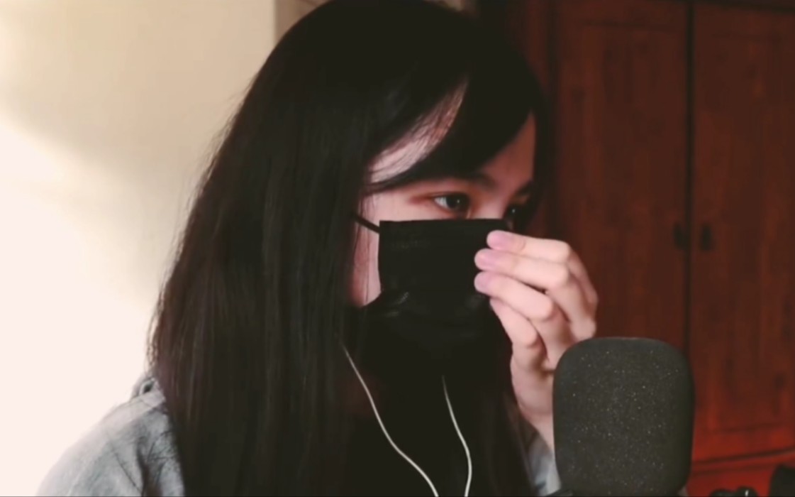 像我们这种爱戴口罩的小姐姐也一样,经常调整口罩,把口罩调整地很正很